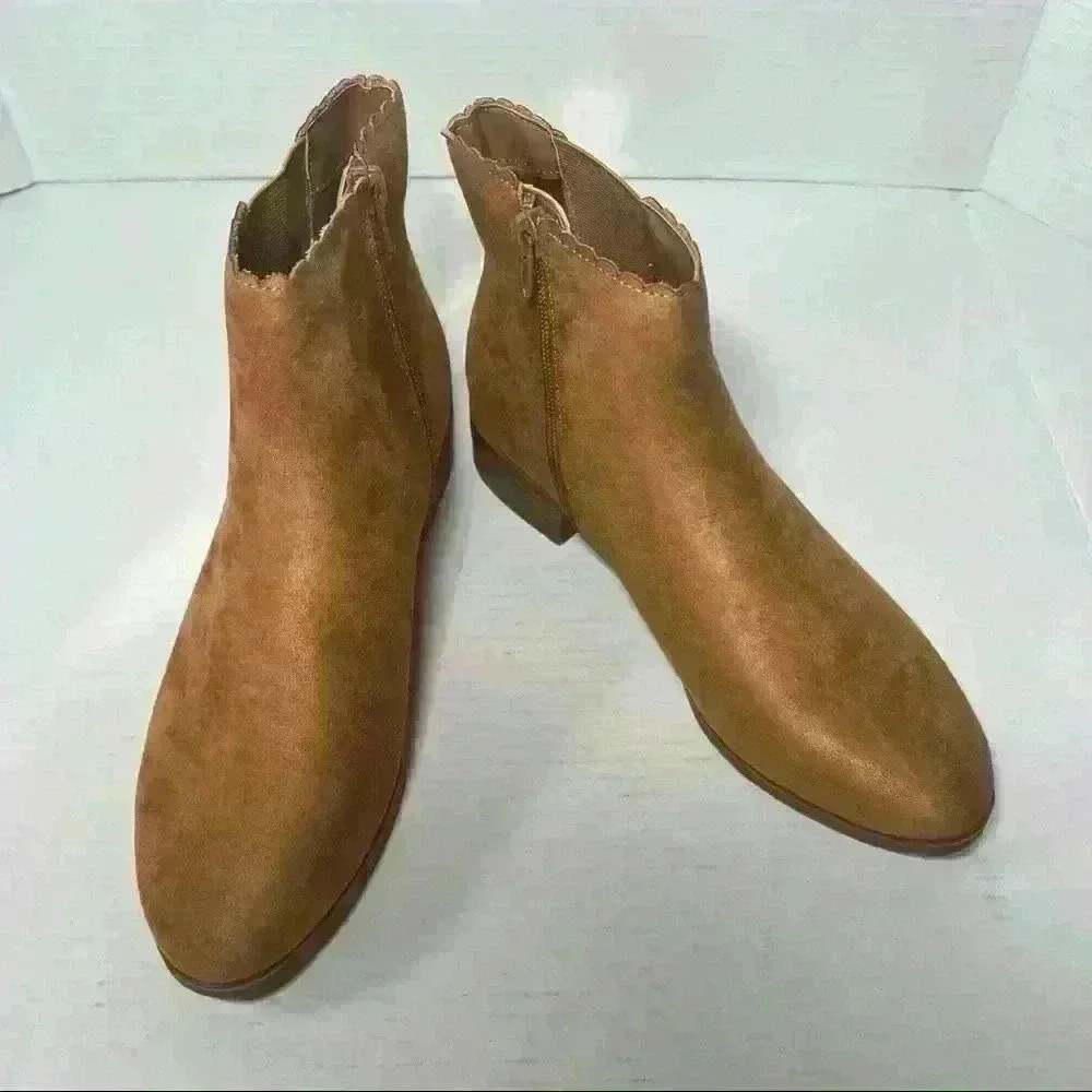NWB CHARTER CLUB Womens Brown Goring Scalloped Daxi Round Toe Block Heel Sz 7